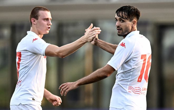 在高对抗的 在高对抗的